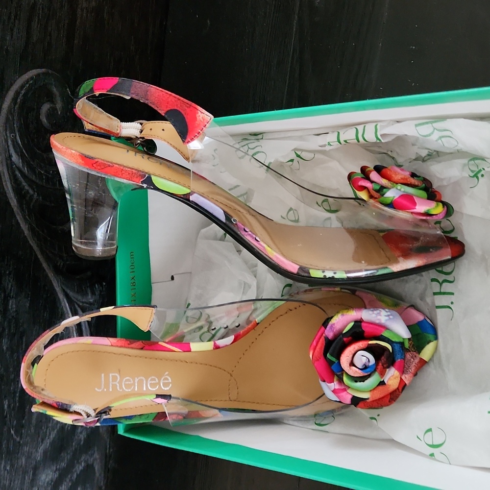 J. Renee shoe, Dailona